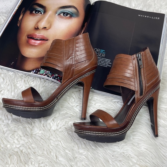 Vera Wang Lavender Label Izzy Tobacco Brown Stiletto Pumps Sz 7 Made in Italy - Picture 2 of 16